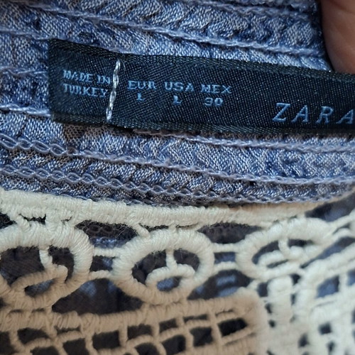 Zara Blue Floral Blouse with Lace Size L Like New