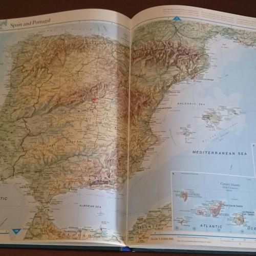 Reader's Digest Atlas of the World luxury edition in good condition