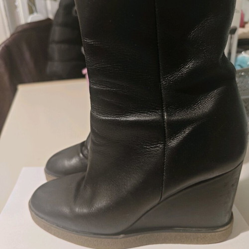 Leather ankle boots size 39 used with platform heel, black