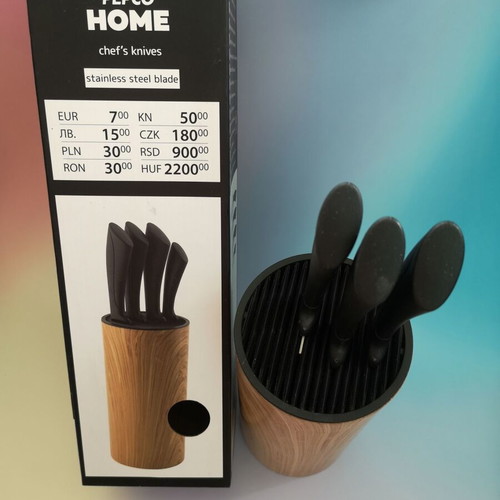Knife set stainless steel with black handles and wooden storage block like new