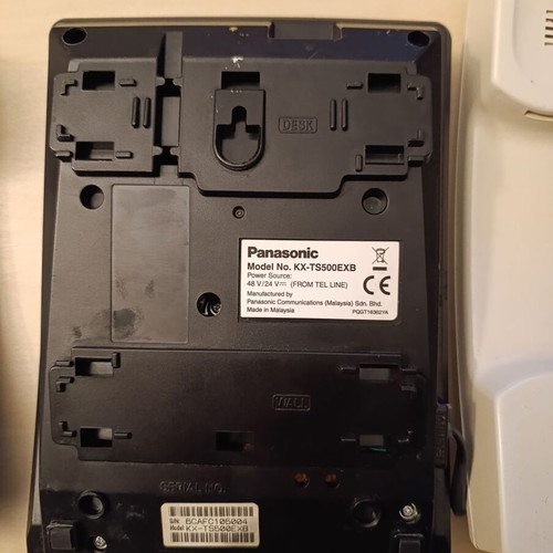 Set of 2 wired Panasonic KX-TS500EXB and Telecom Pronto 20 phones used