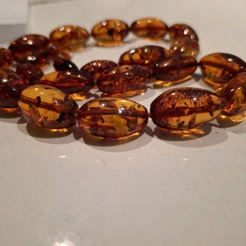 Necklace of solid natural Baltic amber, 23 beads, length 46 cm