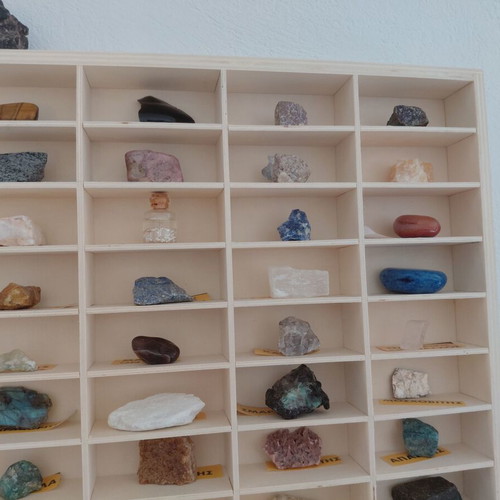 Mineral and semiprecious stone collection like new