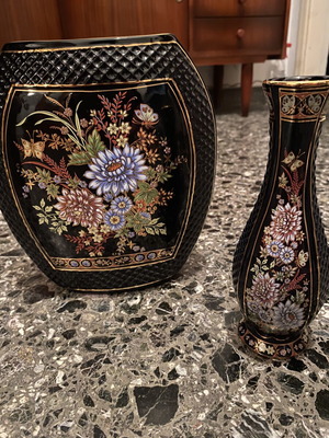 Vintage porcelain vase set with 24K gold details, 2 pieces