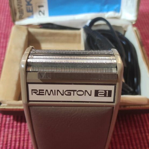 Remington 21 electric shaver used, vintage