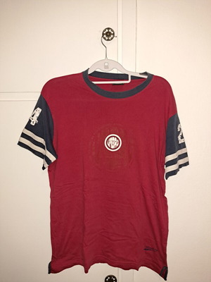 Umbro XL collectible t-shirt like new