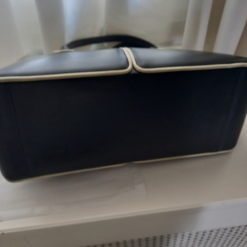 Vera Pelle leather handbag like new, black and white