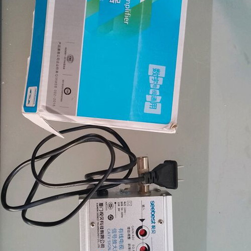 Seebest TV antenna signal amplifier like new, adjustable