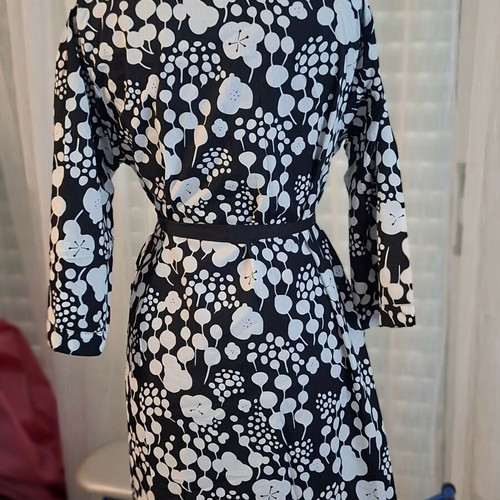 Oysho kimono robe size M like new black and white