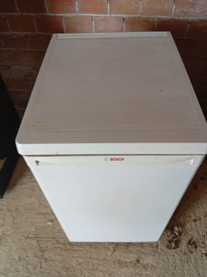 Bosch small refrigerator used, height 60 cm, width 44 cm, depth 54 cm