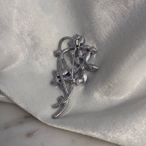 Pin new silver tone with crystals