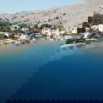  ΔΙΩΡΟΦO ΚΤΙΡΙO ΣΤΟΝ ΚΕΝΤΡΙΚΟ ΔΡΟΜΟ ΤΟΥ ΠΕΔΙΟΥ ΣΥΜΗ