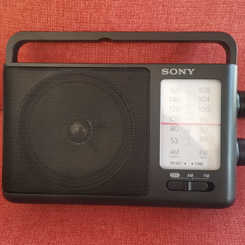 Sony ICF-506 Portable Radio like new, mains and battery powered