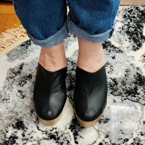 Women's leather clogs new, black