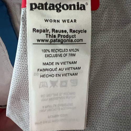 Patagonia Torrentshell men's rain jacket size L like new, blue