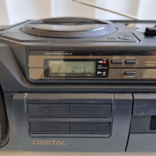 Aiwa CSD-XL205H CD Radiocassette Player used, radio and CD working