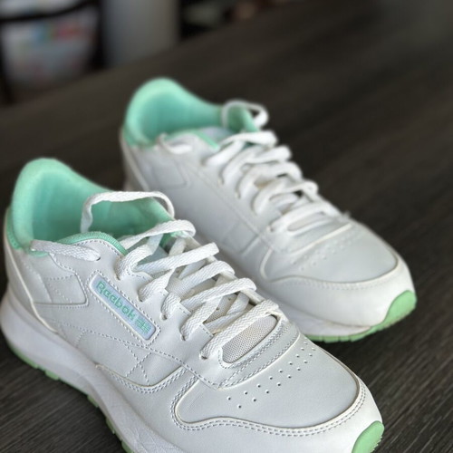 Reebok women's sneakers size 38, white with mint green accents