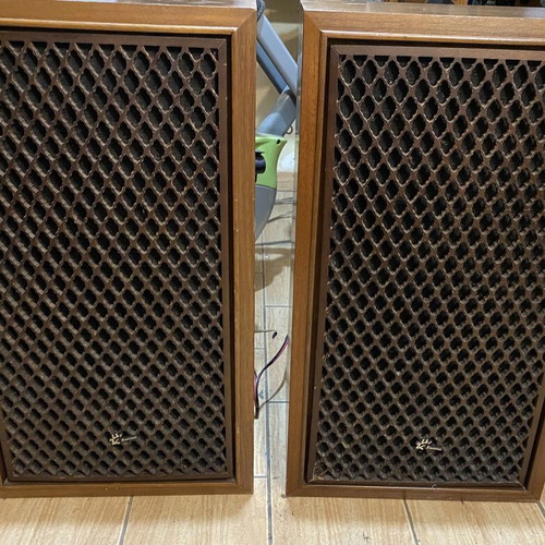 Sansui SP-1500 vintage speakers used, 3-way 5-speaker system