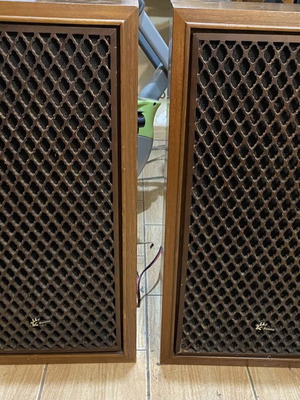 Sansui SP-1500 vintage speakers used, 3-way 5-speaker system