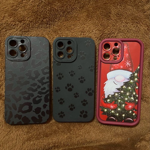 iPhone 13 Pro Max cases like new, pack of 23