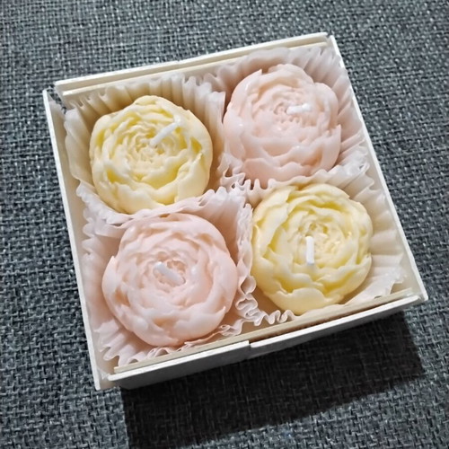 Flower-shaped candles set new