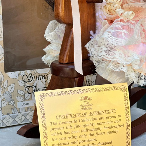 Porcelain doll Erika The Leonardo Collection used with certificate and box