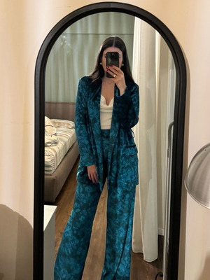 Trilogy velvet suit set blue petrol like new, size S