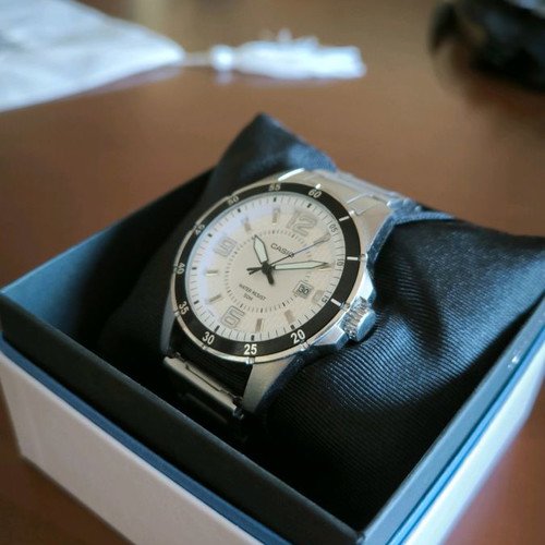 Casio men's watch used with silver metal bracelet