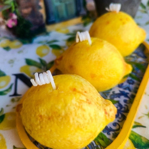 Handmade soy candle lemon-shaped with ginger lemonade scent new