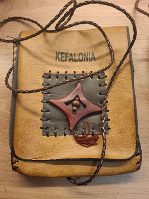 Crossbody bag, brown