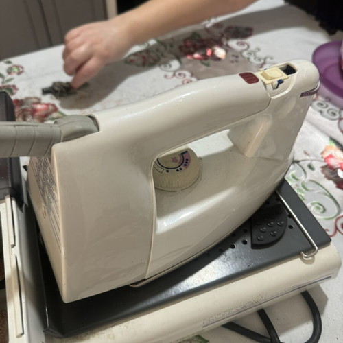 Professional iron like new