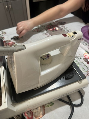 Professional iron like new