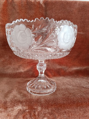 Vintage crystal fruit bowl handmade with base from Germany like new