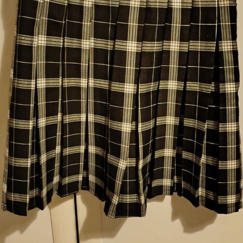 Terranova pleated short skirt size M like new, black and white