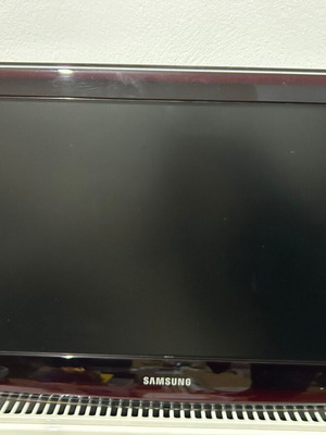 Samsung 29" inch TV used, remote not working, no stand