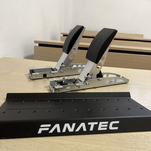 Fanatec Direct Drive with 8Nm Boost Kit sim racing setup like new