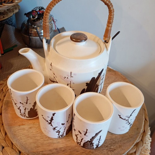 Handmade Japanese tea set like new, 23 cm teapot and 8 cups