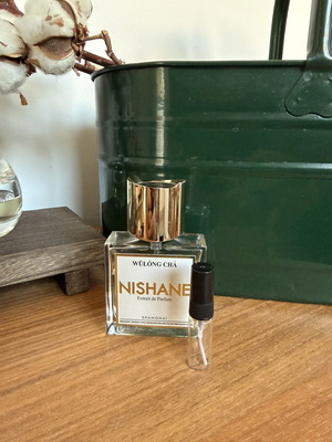 Nishane Wūlóng Chá 2ml decant Eau de Parfum