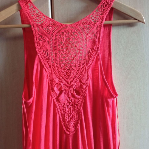 Summer maxi dress coral with lace back like new, size M