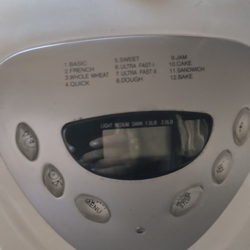 Bread Maker like new, kneads and bakes in three hours
