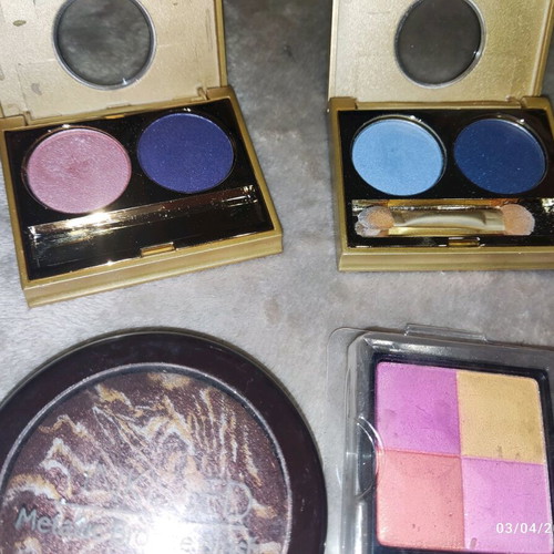 Set of branded eyeshadows used, complete package