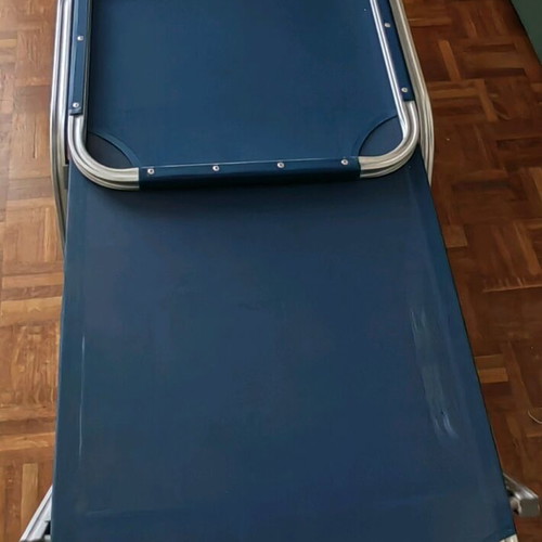 Beach sun lounger folding with waterproof fabric like new