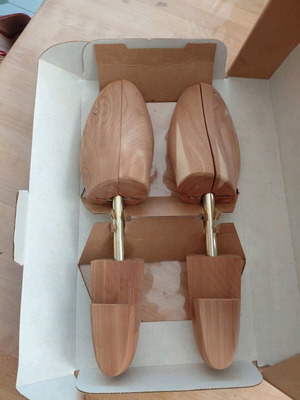 Adjustable Shoe Trees made of Aromatic Cedar Wood new
