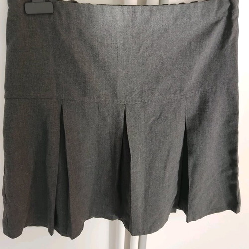 Pleated skirt gray like new, size M/38/10