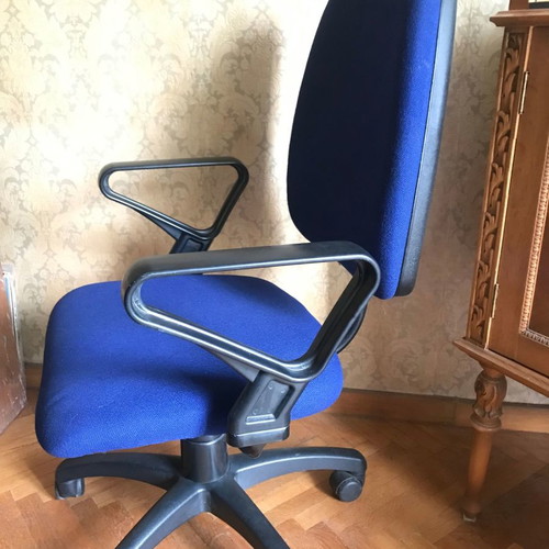Dromeas office chair used with wheels without height adjustment