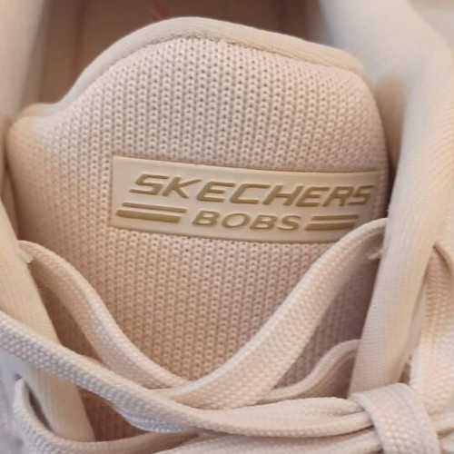 Skechers athletic shoes size 39 beige like new