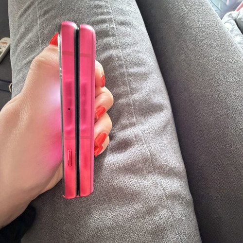 Motorola Razr 60 Ultra smartphone like new, pink, 512GB