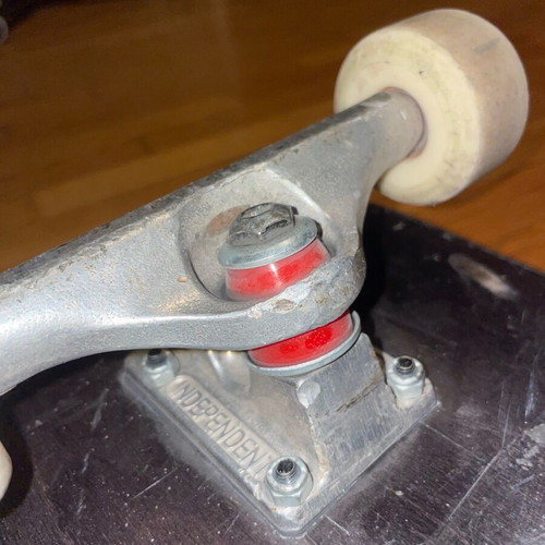 Skateboard professional used with Anuel deck, Independent trucks, Spitfire wheels