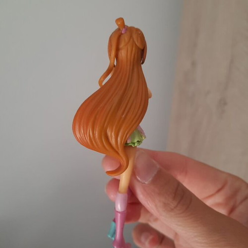 Flora Believix mini figure, Winx Club collectible
