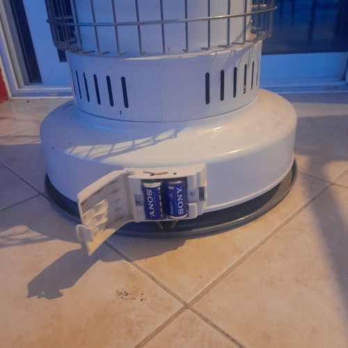Portable Kerosene Wick Heater like new with automatic ignition and safety system